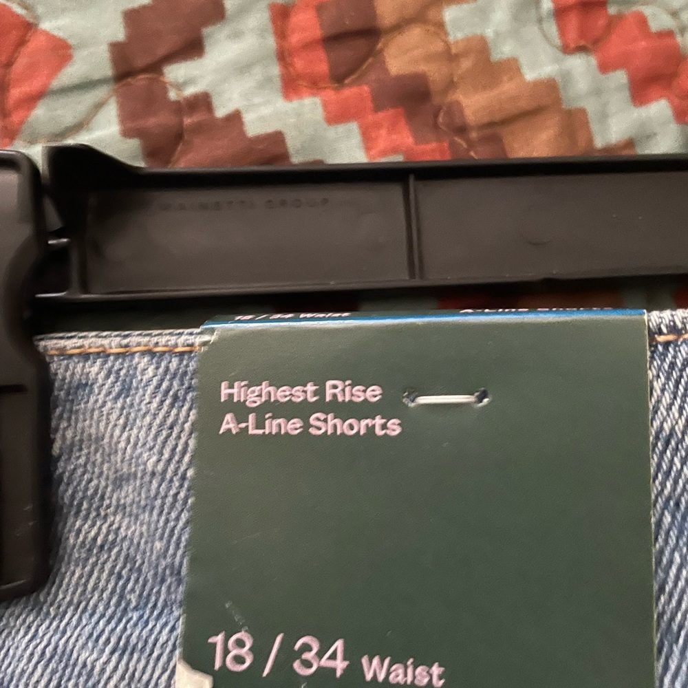 Shorts - Picture 4 of 4
